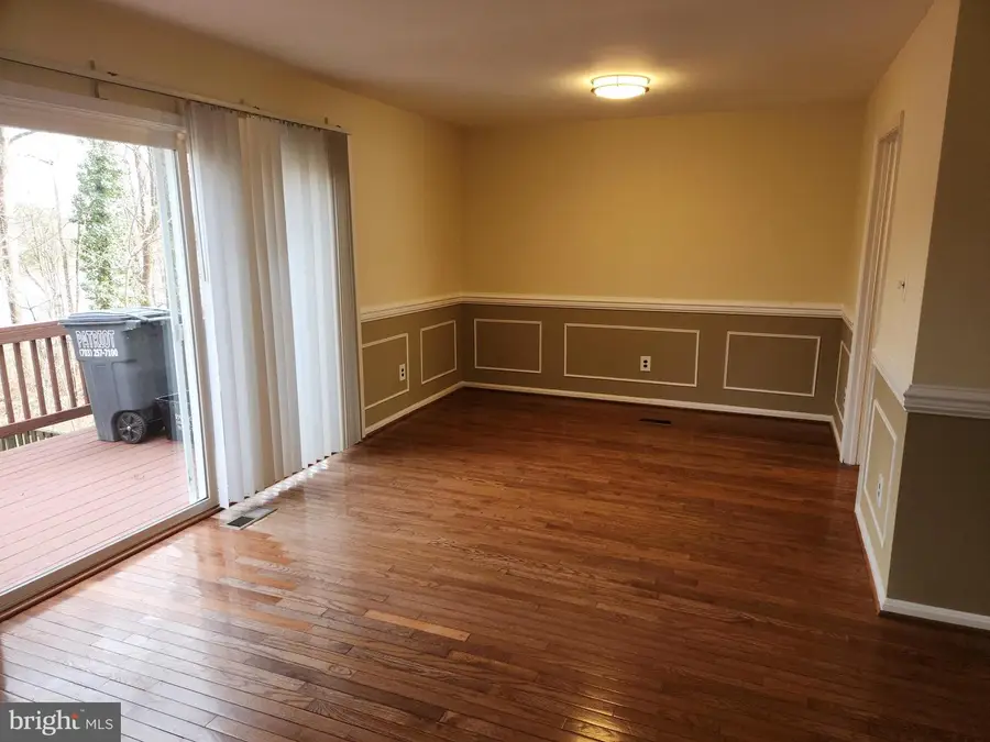 5422 Long Boat Ct, Fairfax, VA 22032 - #3