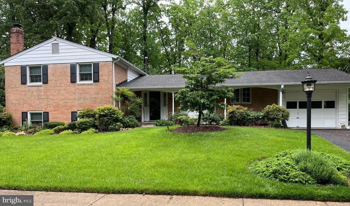 6607 Grey Fox Dr, Springfield, VA 22152 - #1