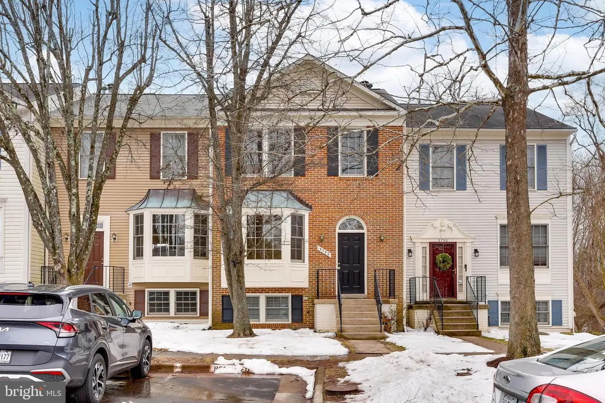 3752 Farmland Dr, Fairfax, VA 22033 - #1