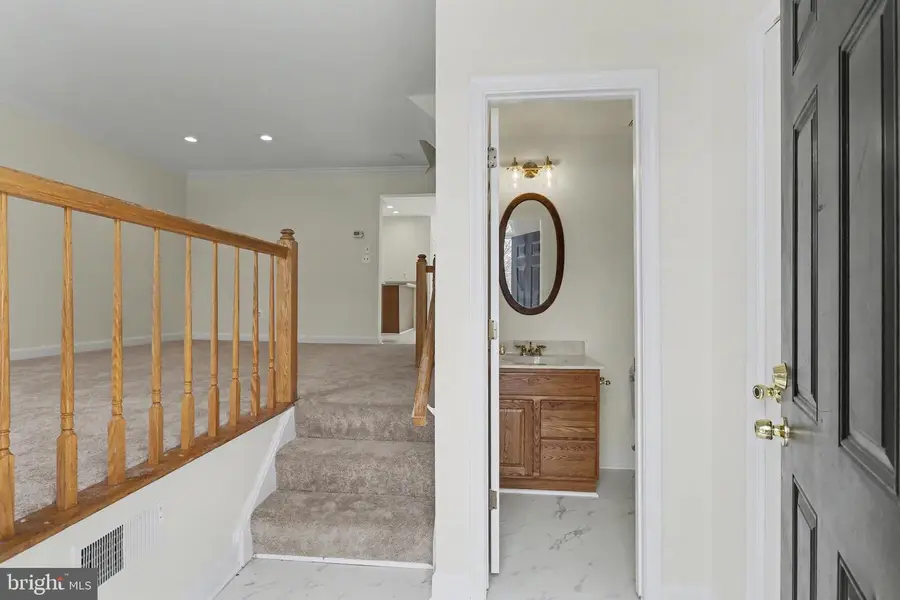 3752 Farmland Dr, Fairfax, VA 22033 - #3