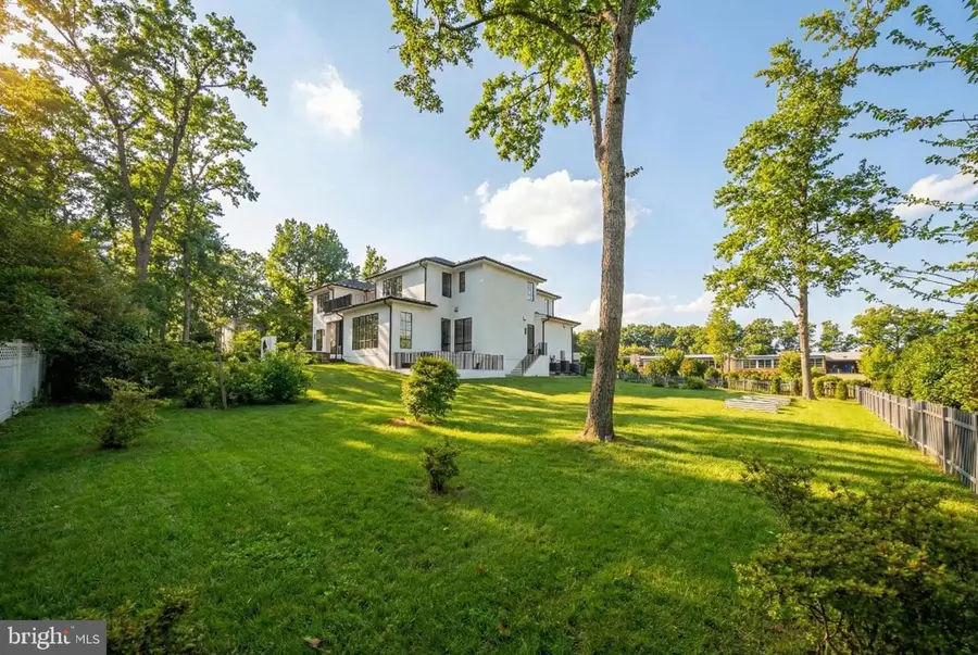 6621 Haycock Rd, Falls Church, VA 22043 - #3