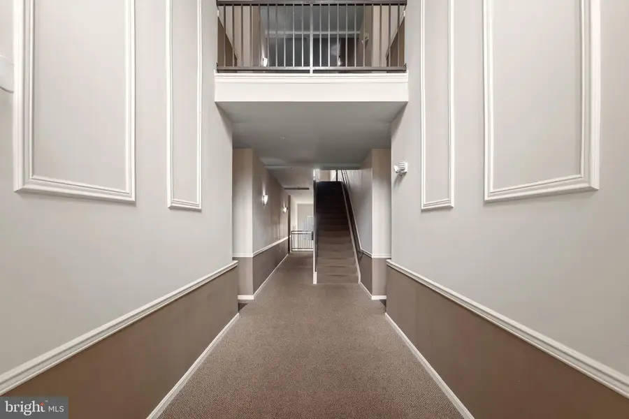 4131 Fountainside Ln #202, Fairfax, VA 22030 - #3