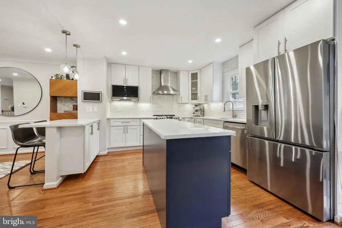 2010 Pieris Ct, Vienna, VA 22182 - #1