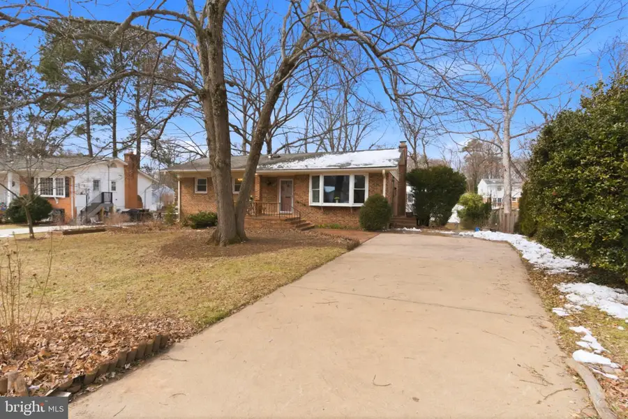 2410 Drexel St, Vienna, VA 22180 - #2