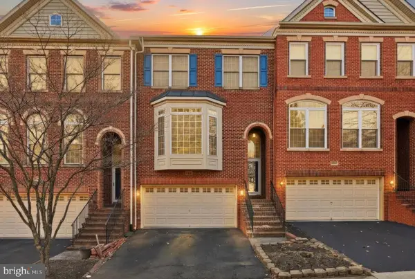 12445 Peaceful Creek Dr, FAIRFAX, VA 22033