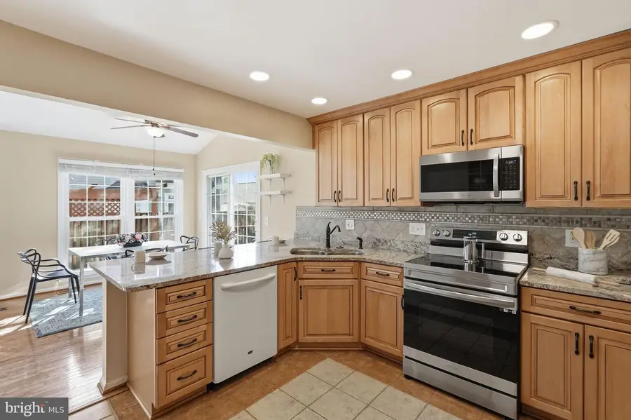 6509 Old Coach Ct, Alexandria, VA 22315 - #2