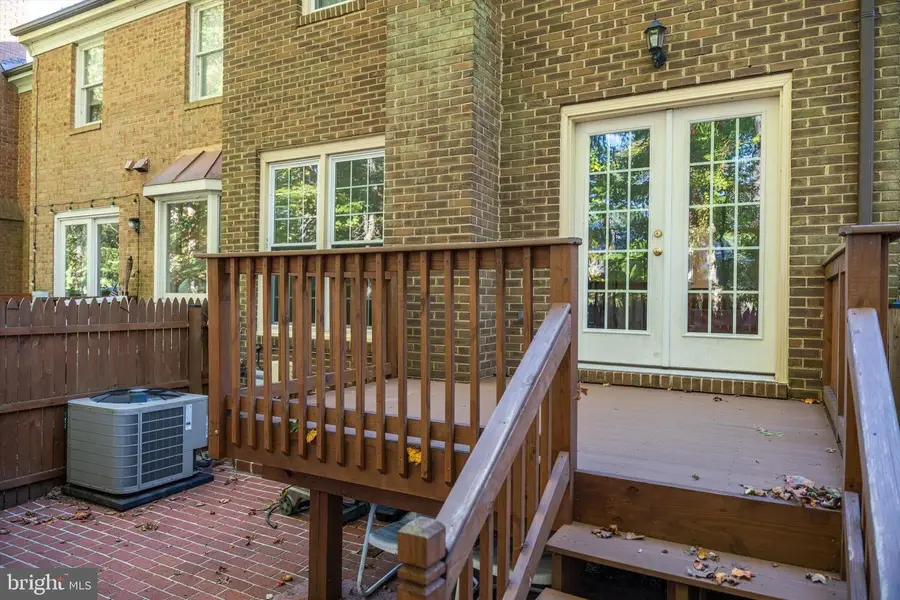 9022 Gavelwood Ct, Springfield, VA 22153 - #2