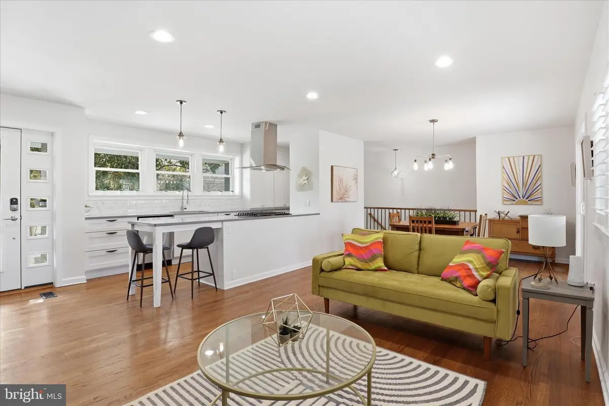 2204 Shiver Dr, Alexandria, VA 22307 - #1