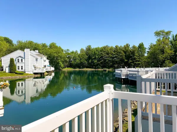 3322 Lakeside View Dr #3-3, FALLS CHURCH, VA 22041