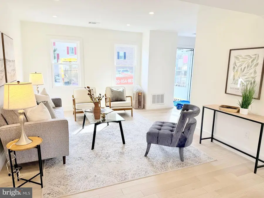 9532 Burdett Rd, Burke, VA 22015 - #2