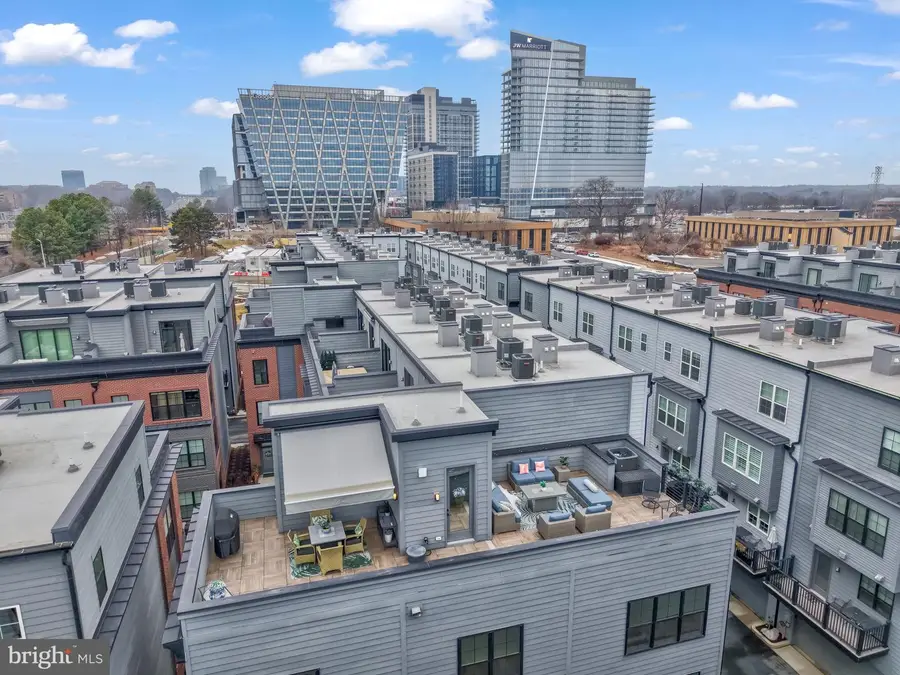 11236 Faraday Park Dr, Reston, VA 20190 - #3