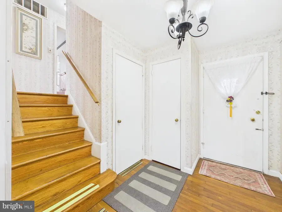 5907 Camberly Ave, Springfield, VA 22150 - #2