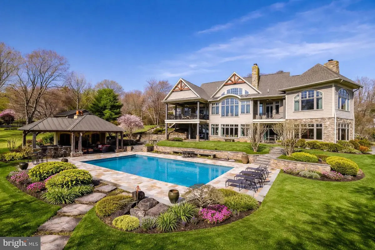 1017 Windswept Dr, Great Falls, VA 22066 - #1