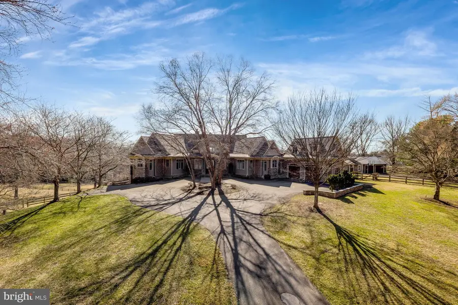 1017 Windswept Dr, Great Falls, VA 22066 - #2