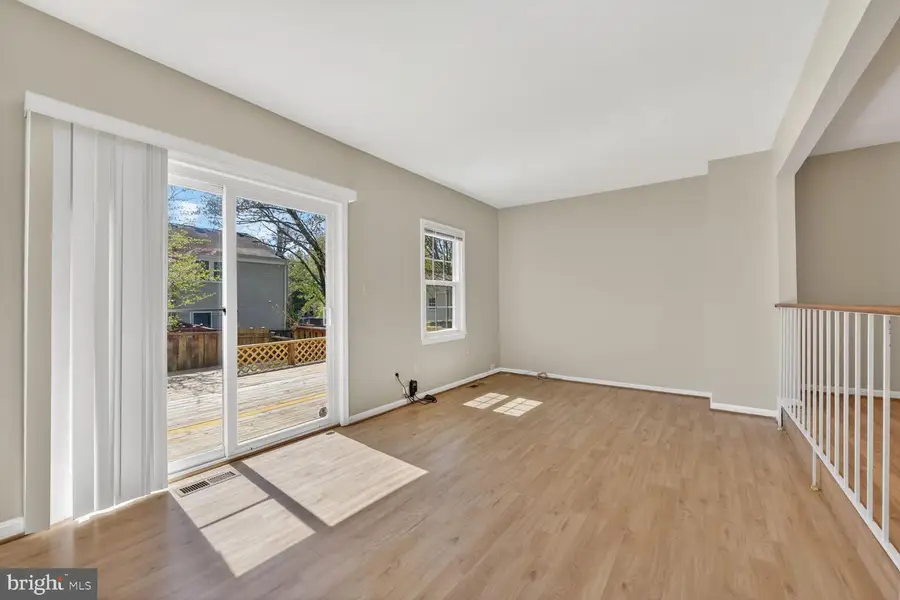 4867 Nash Dr, Fairfax, VA 22032 - #3