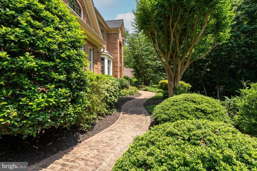 12390 Falkirk Dr, Fairfax, VA 22033 - #3