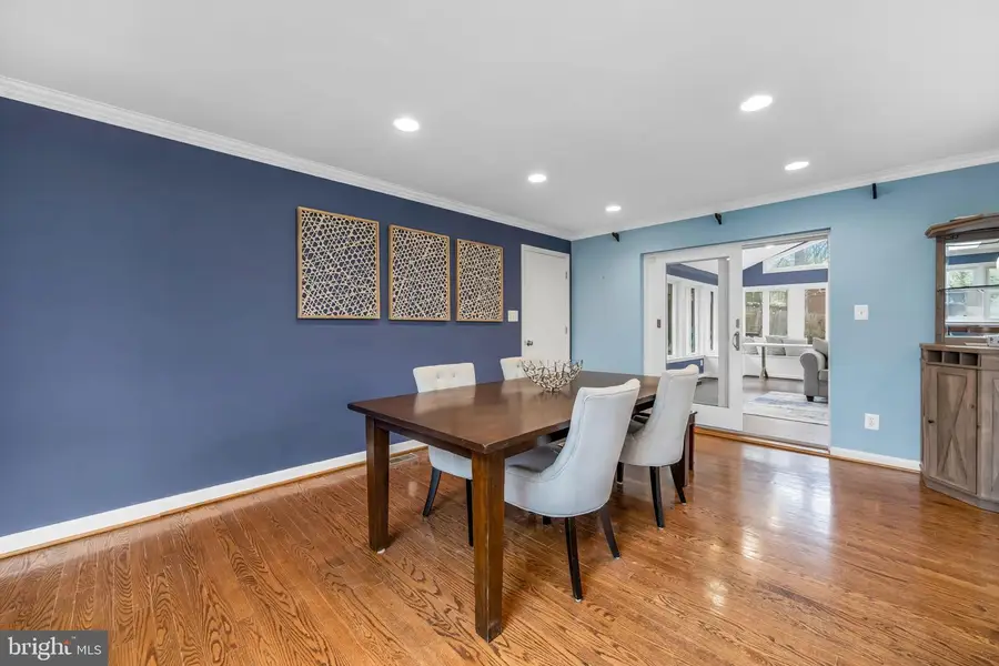 6402 Crosswoods Dr, Falls Church, VA 22044 - #3