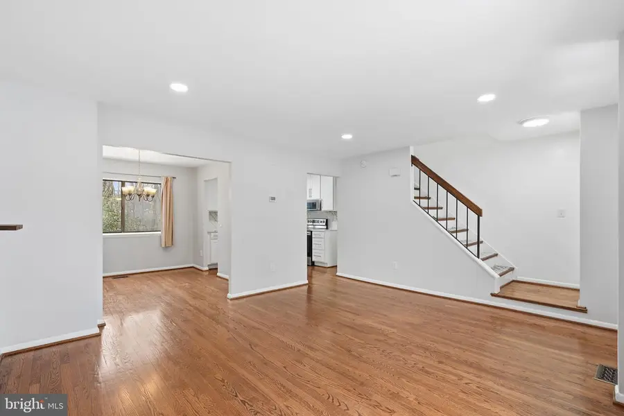 11825 Coopers Ct, Reston, VA 20191 - #2