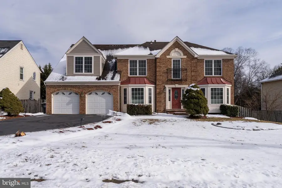 2067 Woodford Rd, Vienna, VA 22182 - #2