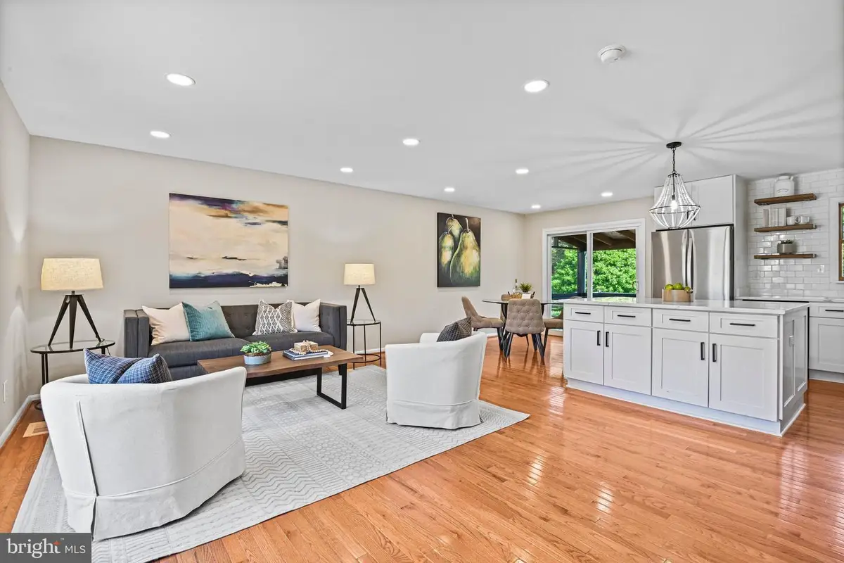 704 Alabama Dr, Herndon, VA 20170 - #1