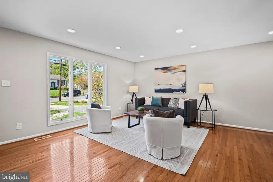 704 Alabama Dr, Herndon, VA 20170 - #2