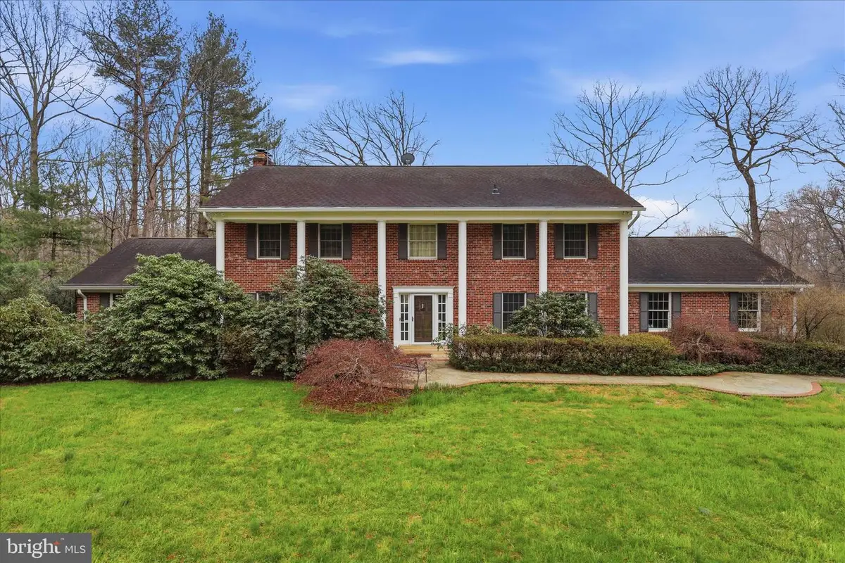 5605 Smoke Rise Ln, Fairfax Station, VA 22039 - #1