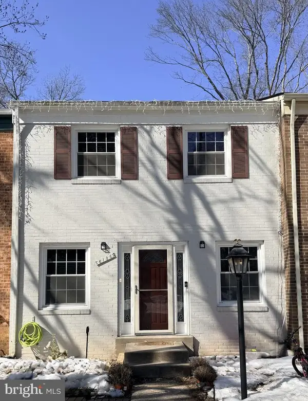 6136 Gothwaite Dr, CENTREVILLE, VA 20120