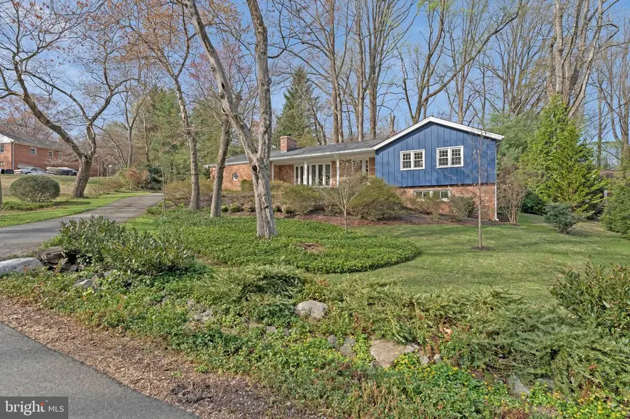 1438 Brookhaven Dr, McLean, VA 22101 - #3