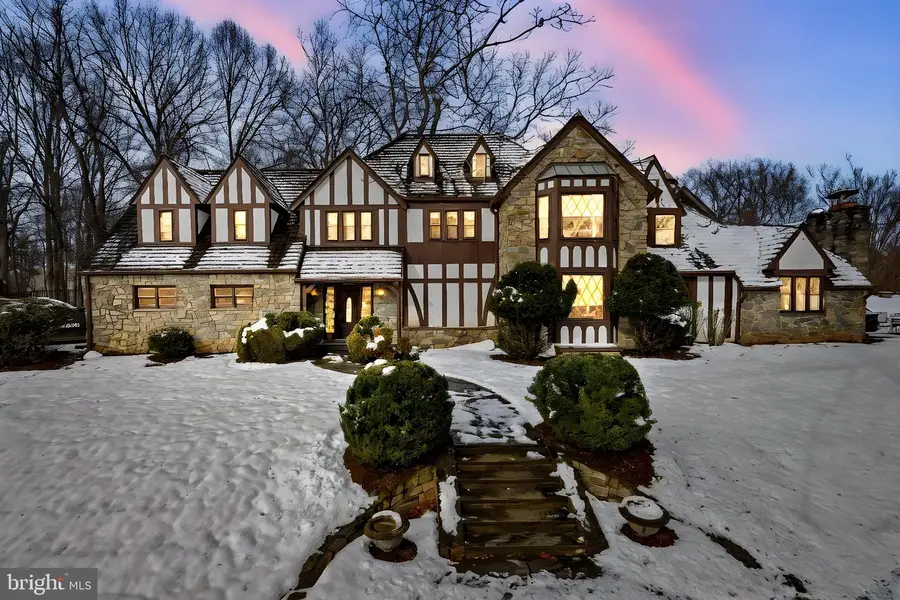 714 Seneca Rd, Great Falls, VA 22066 - #2