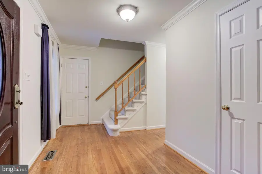 7504 Mullingar Ct, Springfield, VA 22153 - #3