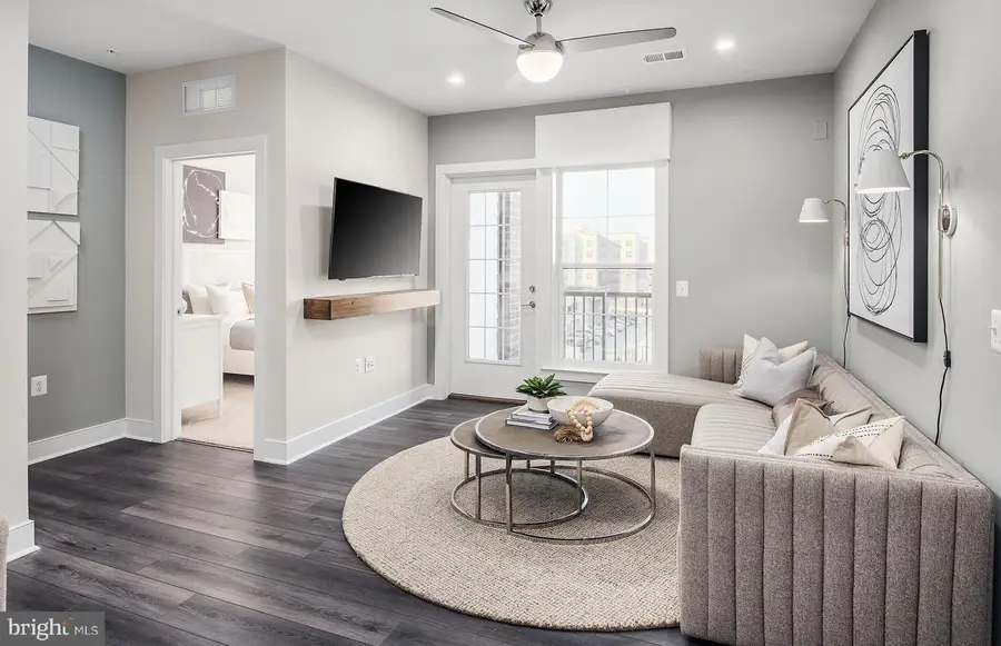 8131 Shining Star Ln #403, Vienna, VA 22182 - #3