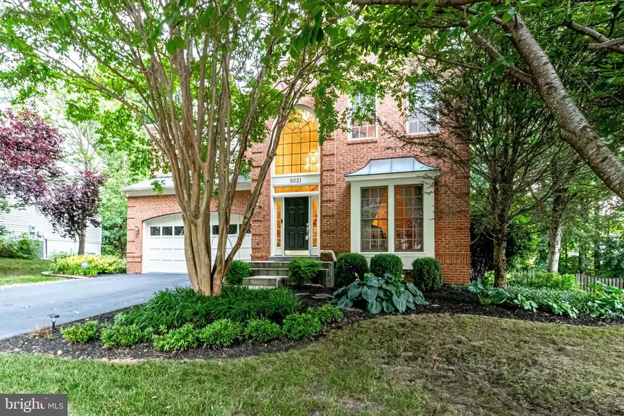 5021 Whisper Willow Dr, Fairfax, VA 22030 - #2