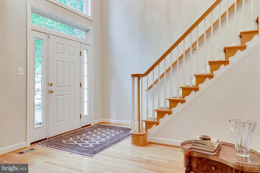 5021 Whisper Willow Dr, Fairfax, VA 22030 - #3