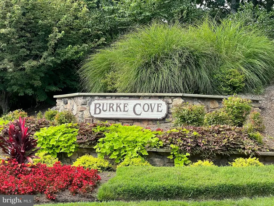 5918 Cove Landing Rd #204, Burke, VA 22015 - #3