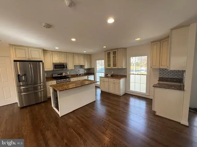 9315 Winbourne Rd, Burke, VA 22015 - #2