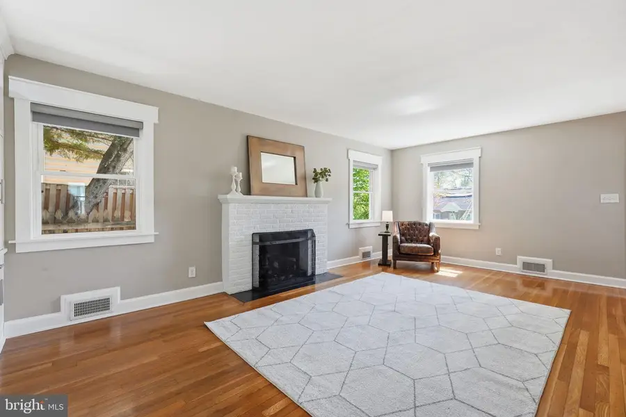 6060 Wooten Dr, Falls Church, VA 22044 - #3