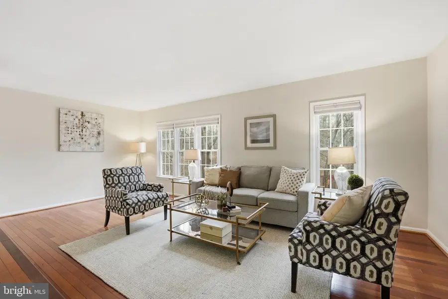 8967 Omega Ct, Springfield, VA 22152 - #3