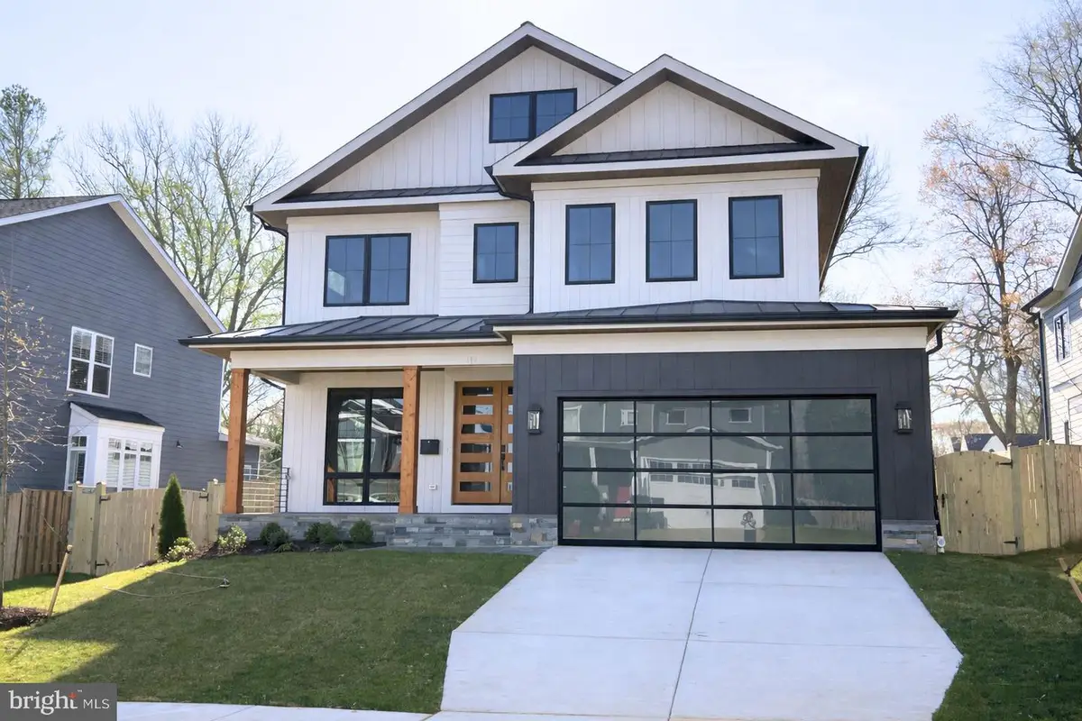 112 Elm St Sw, Vienna, VA 22180 - #1