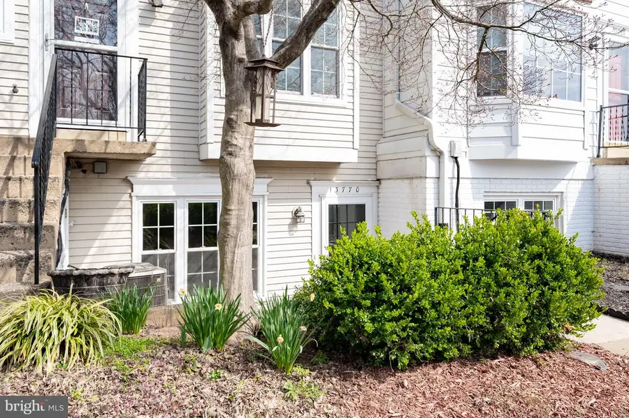 13770 Flowing Brook Ct, Chantilly, VA 20151 - #3