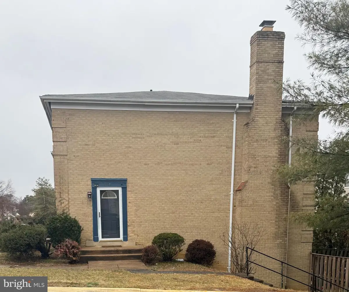 7410 Rhondda Dr, Lorton, VA 22079 - #1