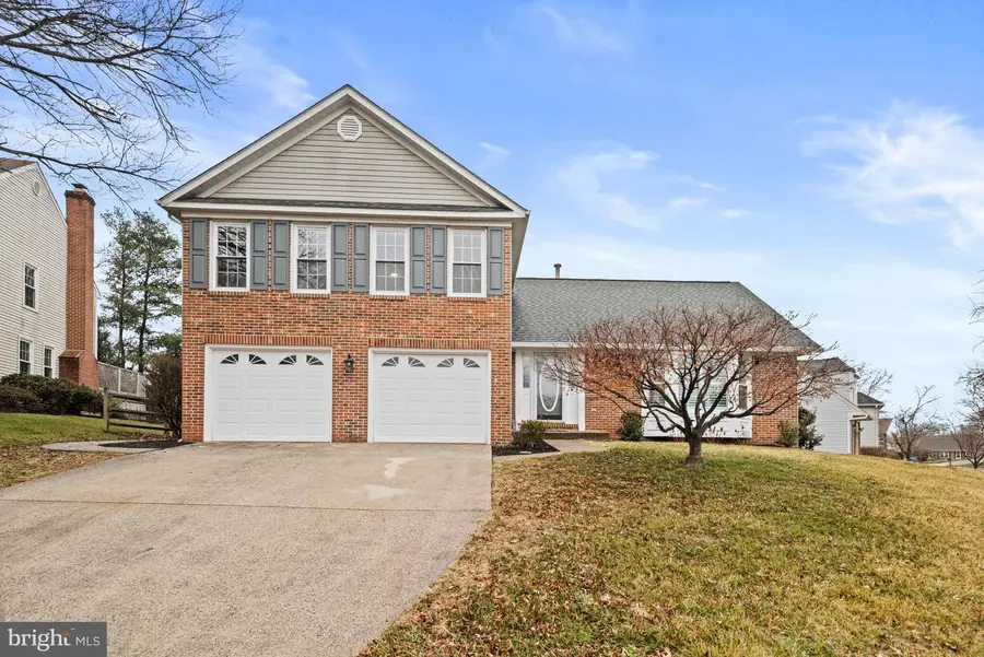 5200 Honeysuckle Ct, Centreville, VA 20120 - #2