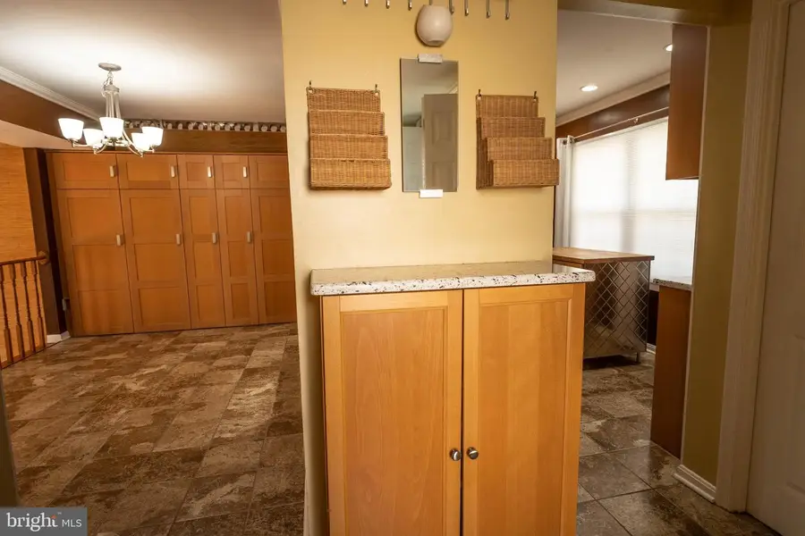 8318 Uxbridge Ct, Springfield, VA 22151 - #3