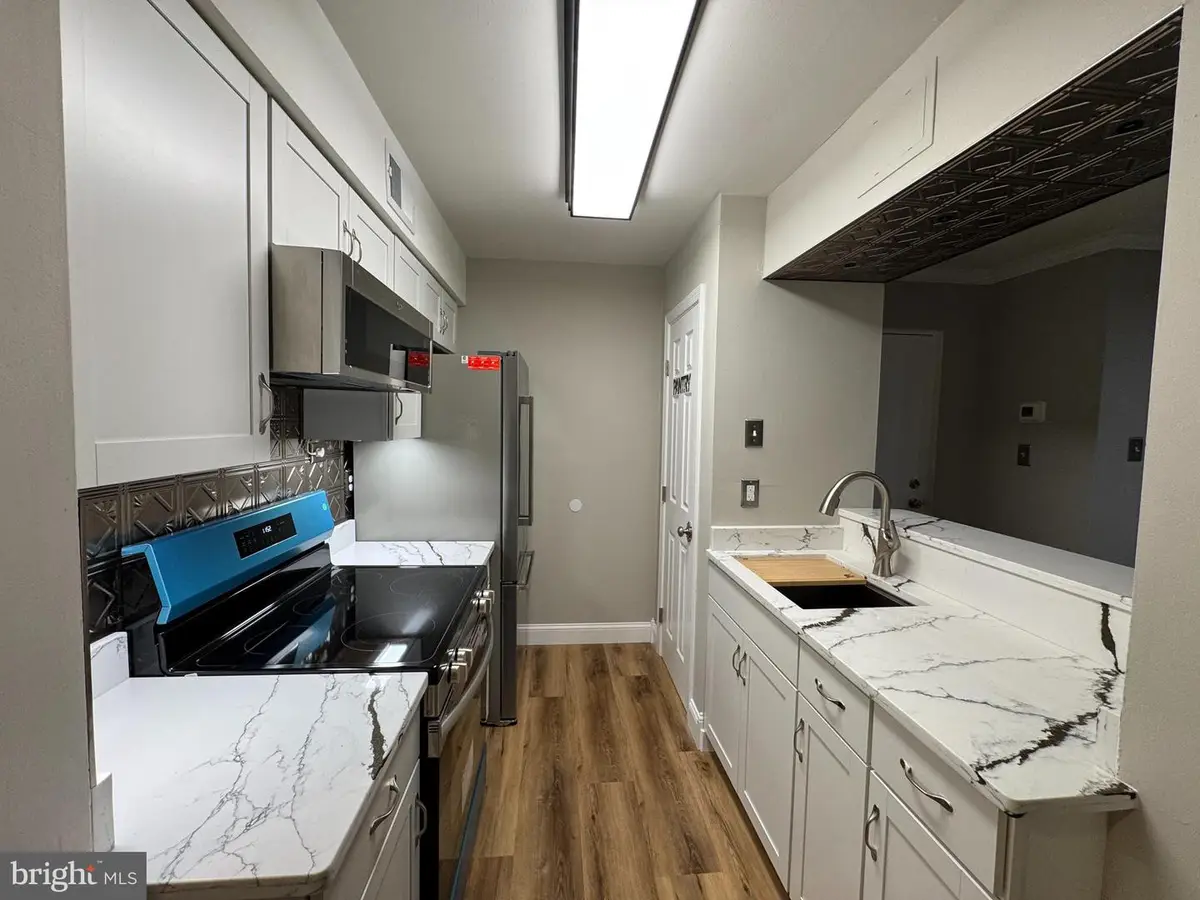 5812 Royal Ridge Dr #c, Springfield, VA 22152 - #1