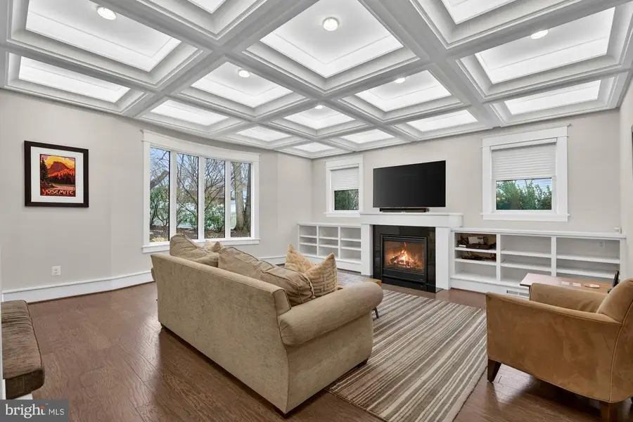 1105 Lakewood Dr Sw, Vienna, VA 22180 - #3