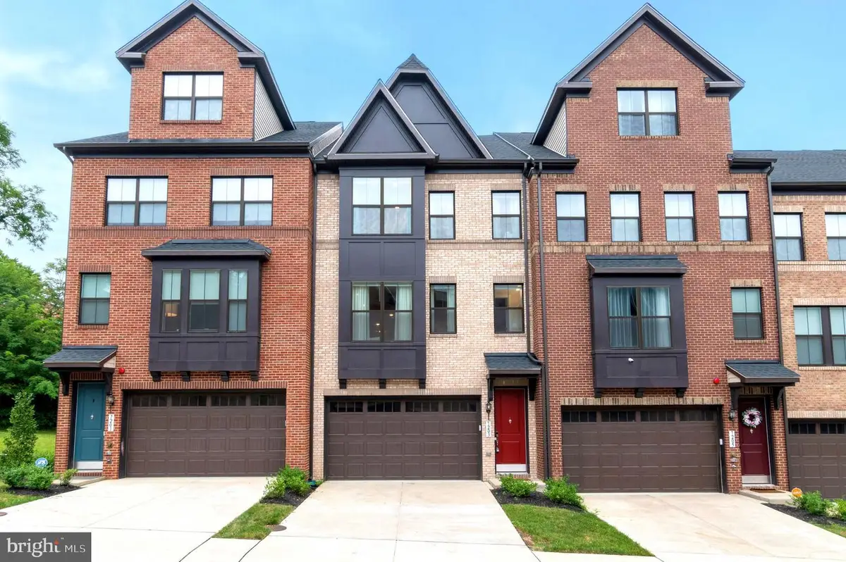 7203 Mountaineer Dr, Alexandria, VA 22306 - #1