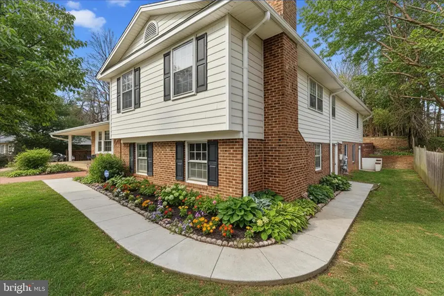 2122 Statute Ln, Vienna, VA 22181 - #3