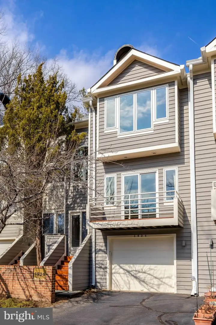 1926 Lakeport Way, Reston, VA 20191 - #2
