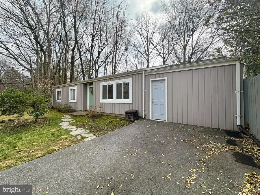 2215 Sanibel Dr, Reston, VA 20191 - #2