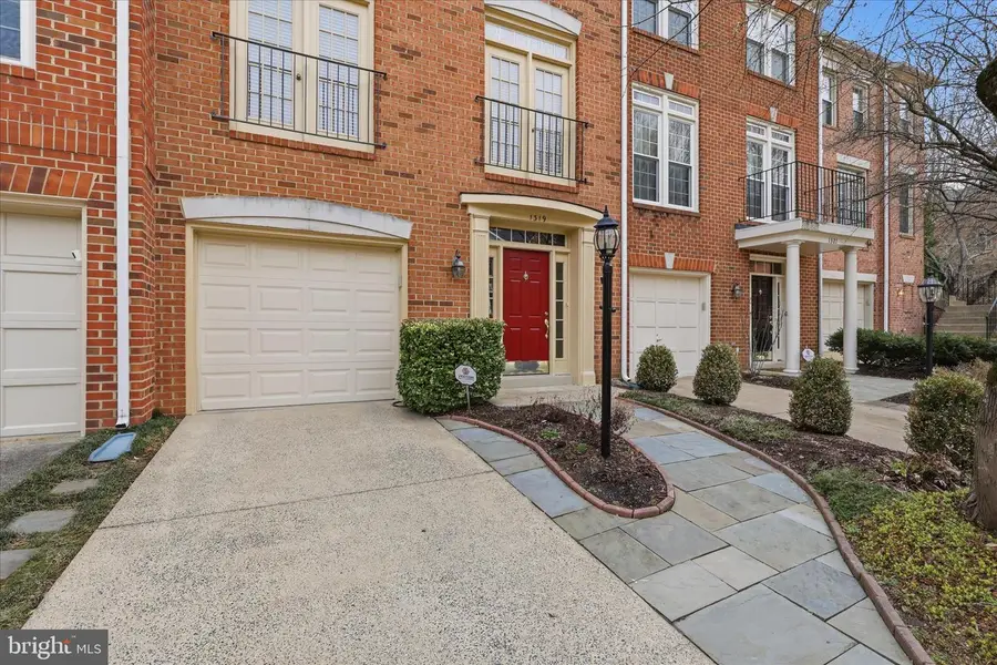 1319 Sundial Dr, Reston, VA 20194 - #3