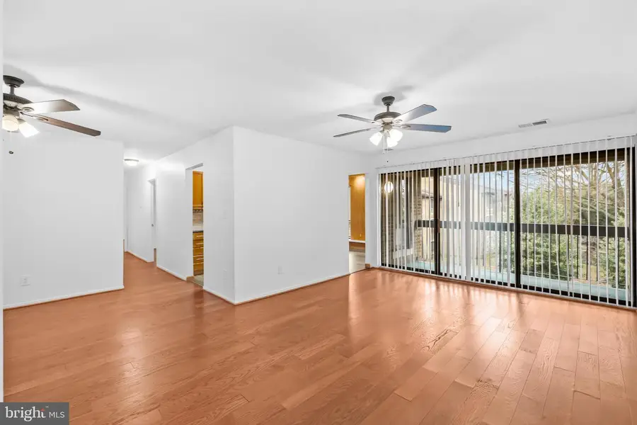 565 Florida Ave #202, Herndon, VA 20170 - #2